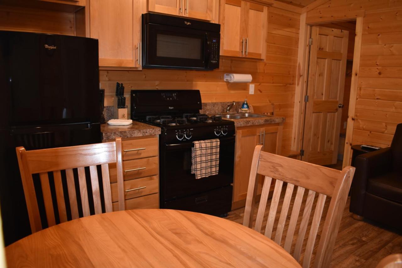 Pleasant Hill Tall Chief Camping Resort Cottage 1 מראה חיצוני תמונה